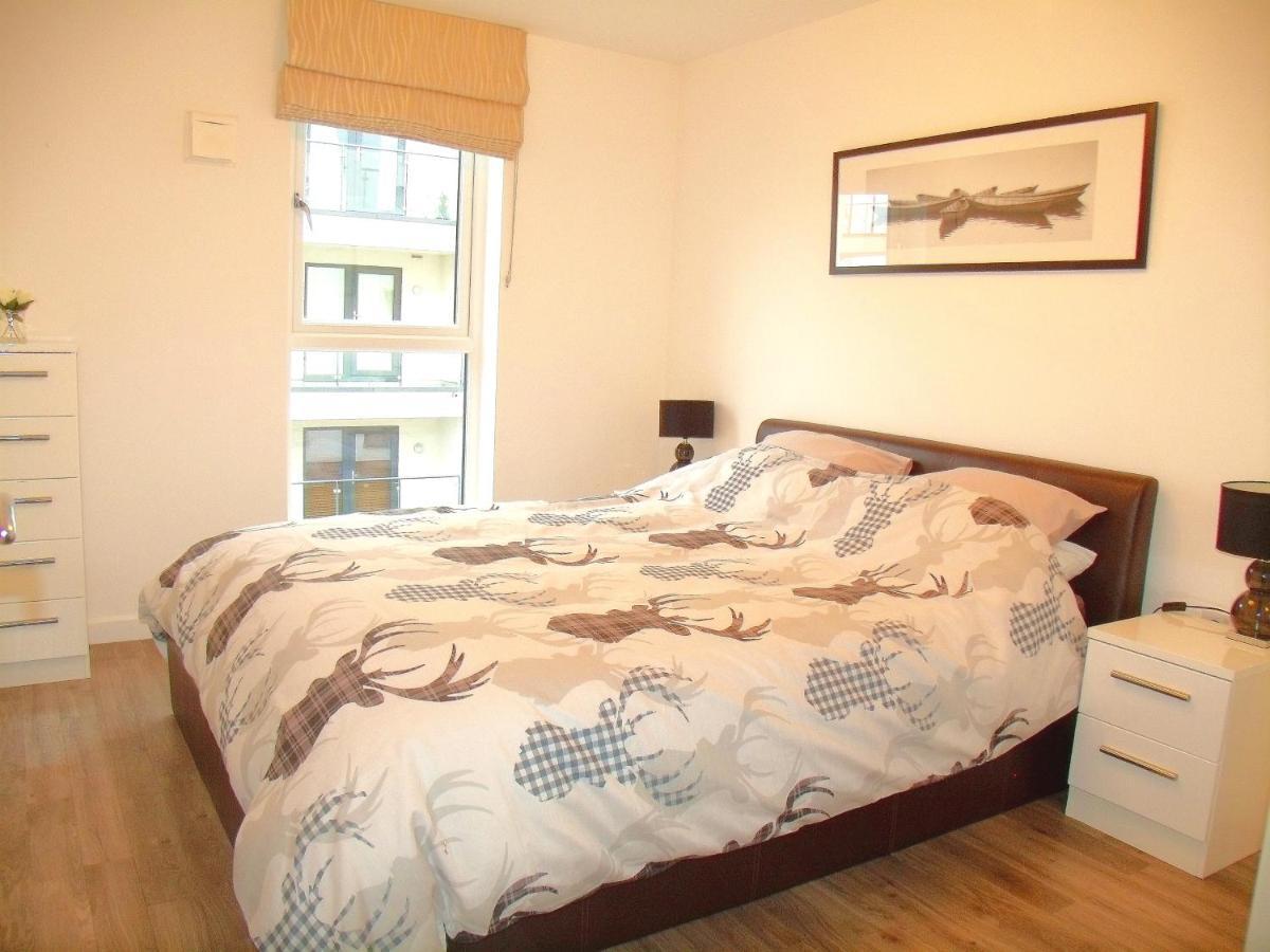 New Central Woking 1 And 2 Bedroom Apartments With Free Gym, Close To Train Station Ngoại thất bức ảnh