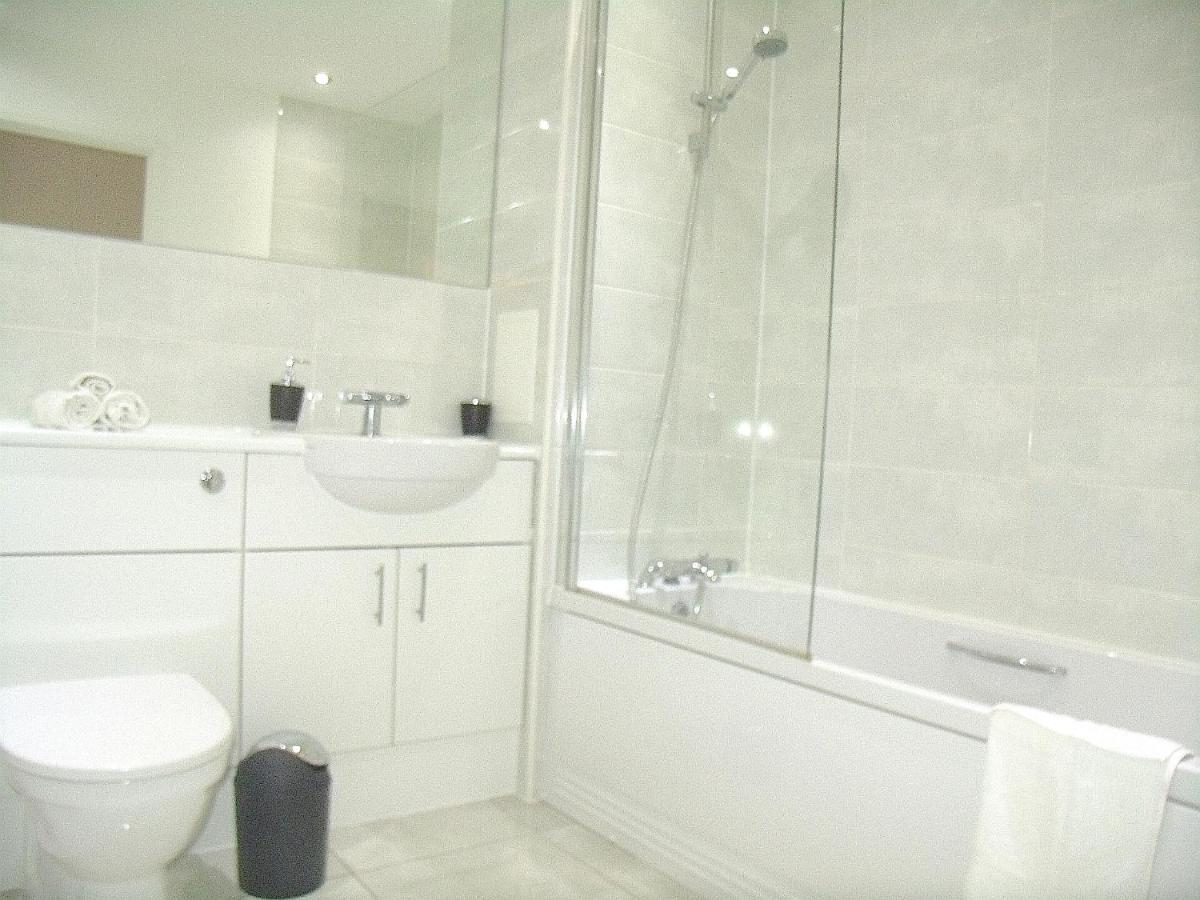 New Central Woking 1 And 2 Bedroom Apartments With Free Gym, Close To Train Station Ngoại thất bức ảnh