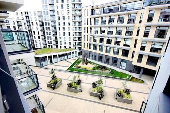 New Central Woking 1 And 2 Bedroom Apartments With Free Gym, Close To Train Station Ngoại thất bức ảnh