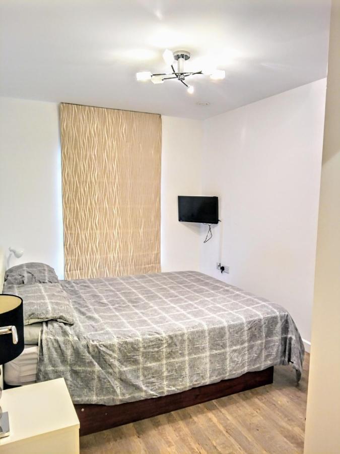 New Central Woking 1 And 2 Bedroom Apartments With Free Gym, Close To Train Station Ngoại thất bức ảnh