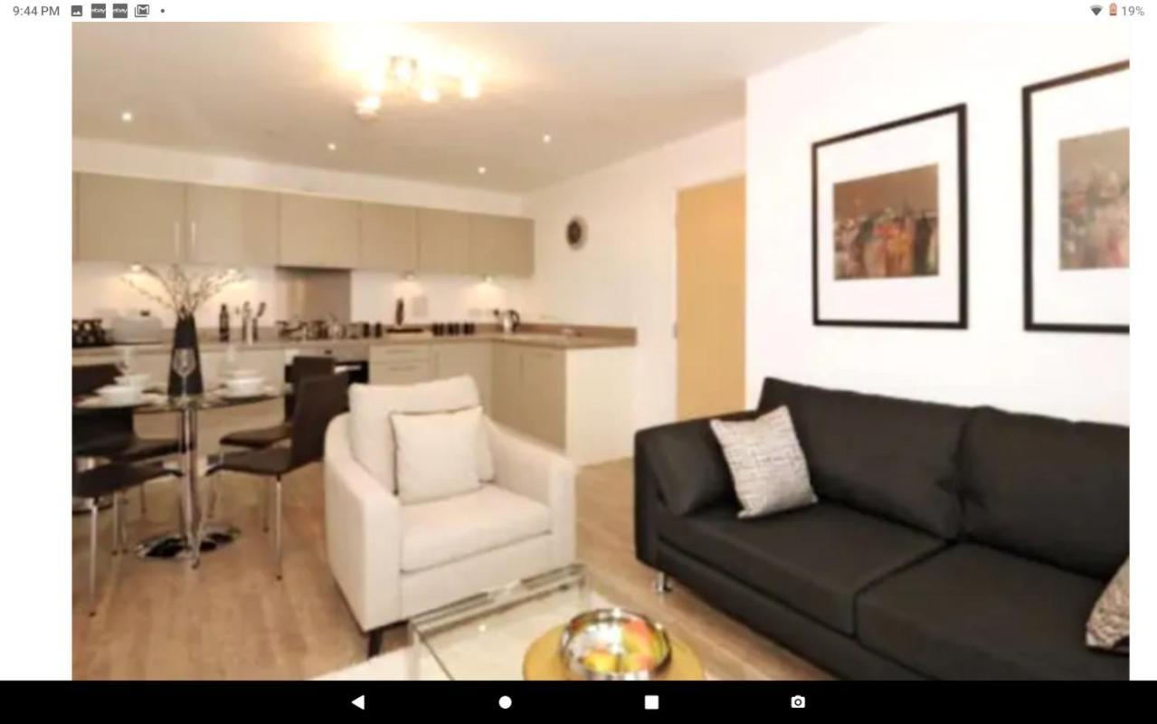New Central Woking 1 And 2 Bedroom Apartments With Free Gym, Close To Train Station Ngoại thất bức ảnh