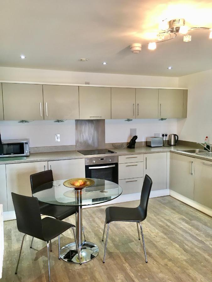 New Central Woking 1 And 2 Bedroom Apartments With Free Gym, Close To Train Station Ngoại thất bức ảnh