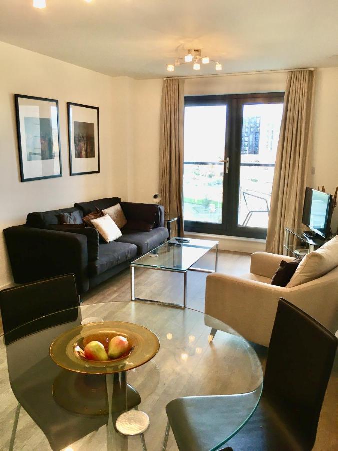 New Central Woking 1 And 2 Bedroom Apartments With Free Gym, Close To Train Station Ngoại thất bức ảnh